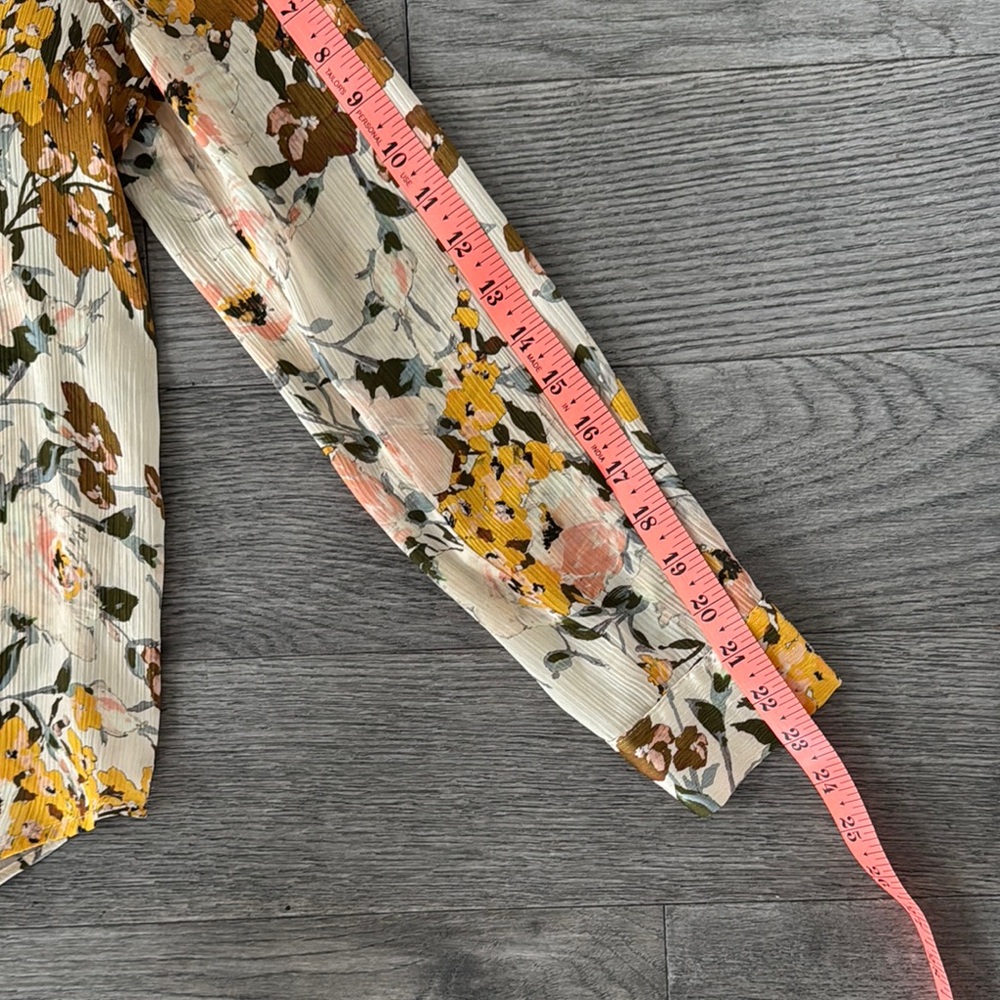🌼ZARA🌼 Floral Plisse Button-Down Blouse, Size M - Picture 9 of 10